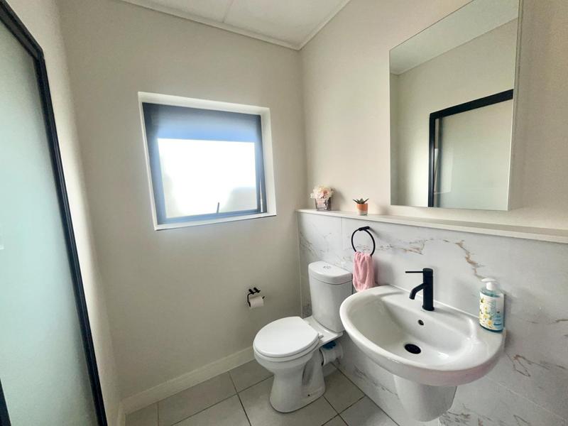 1 Bedroom Property for Sale in Zevenwacht Western Cape